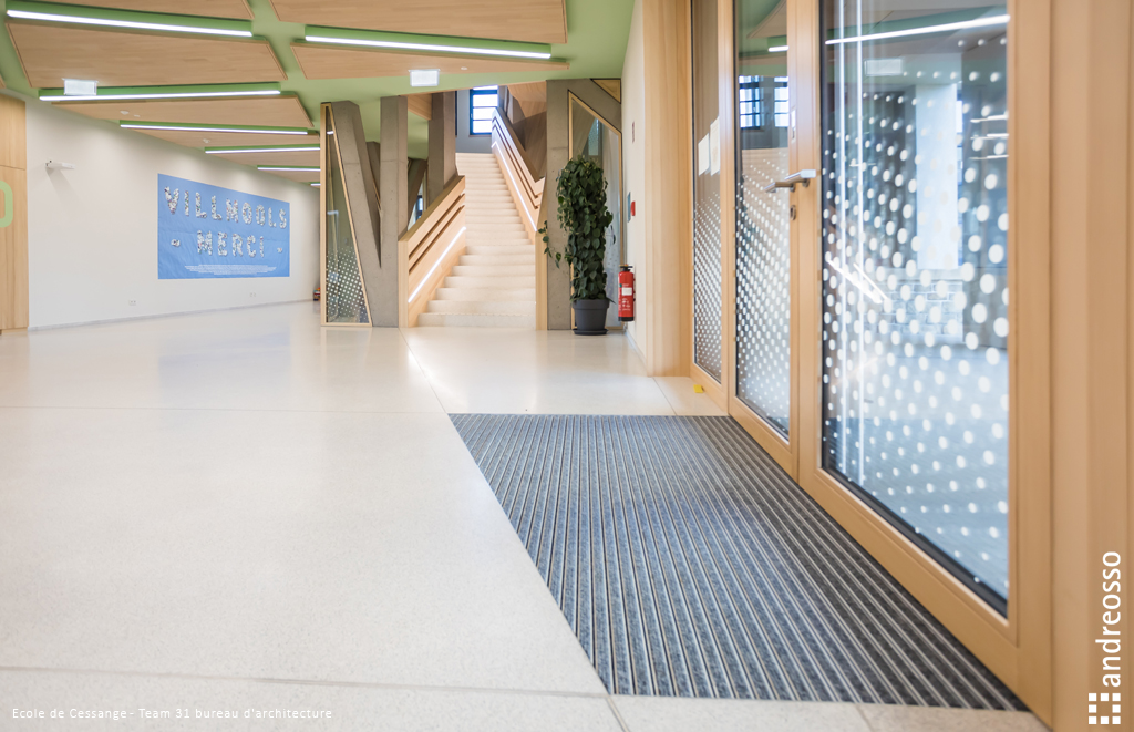 hall entrée terrazzo